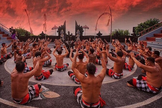 Kecak Fire Dance and Sunset at Uluwatu Temple All Inclusive - The monkey reality at Uluwatu: keep it boring for them