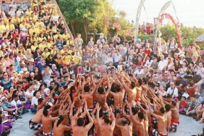 Kecak fire dance and uluwatu temple tour - free wifi - Stop 3: Kecak and Fire Dance (a human-voice Ramayana)