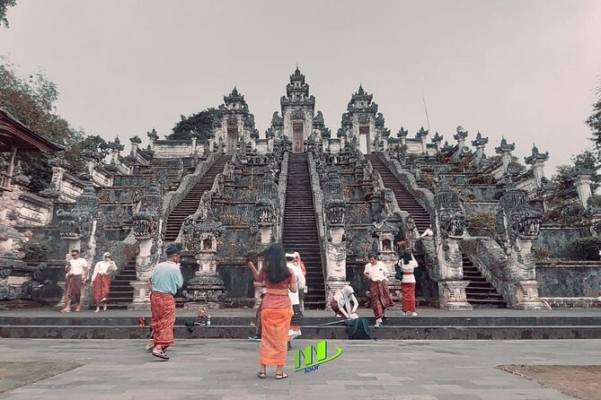Lempuyang Gate of Heaven and City Tour - Lempuyang Gate of Heaven: the Mount Agung photo moment