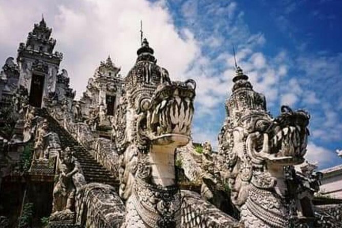 Lempuyang Temple Entrance Ticket All Inclusive - The real story of queues: how to handle the Gate of Heaven photo