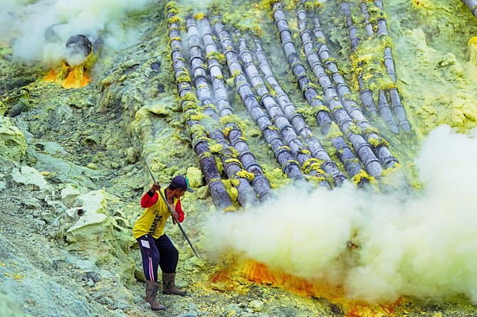 Mount Ijen Blue Flame Tour from Bali - Jagir Waterfall and the Breakfast Stop After the Volcano
