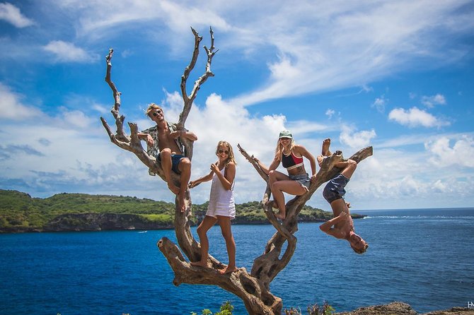 Nusa Penida Instagram Tour: Legendary Spots (Private & All-Inclusive) - Stop 4: Crystal Bay and black sand with a photo-friendly feel