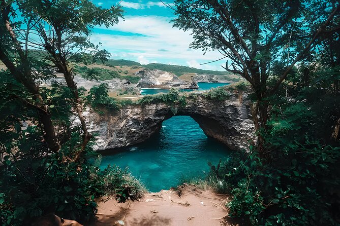 Nusa Penida Island Beach Tour With Snorkeling - Departure From Bali Island - Crowds, Traffic, and the Best Way to Handle Them