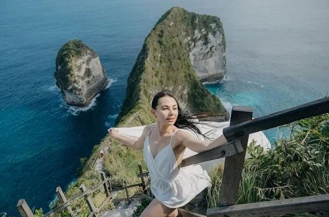 Nusa Penida Private Day Trip with Driver - Diamond Beach: the dramatic sand-and-rock finish, plus the extra ticket
