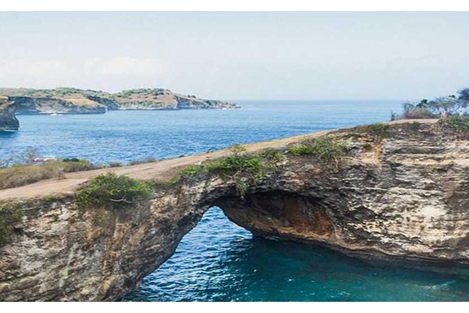 Nusa Penida Trip with Snorkeling all-Inclusive - Lunch on Penida: Fuel Between the Cliffs