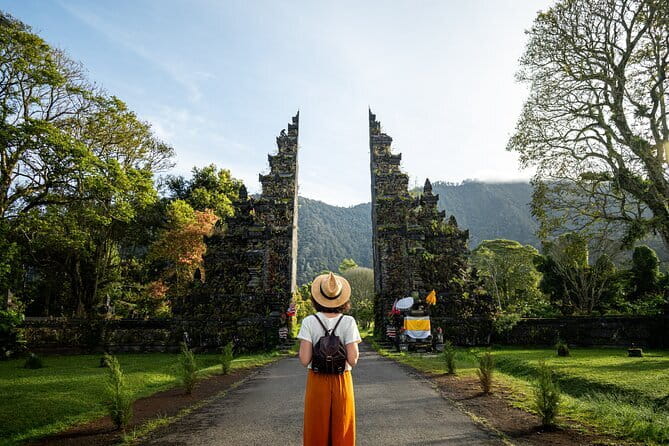 One Day Jatiluwih UNESCO, Ulun Danu Beratan, Banyumala Waterfall - Handara Iconic Gate: quick stop, high recognition, easy photos