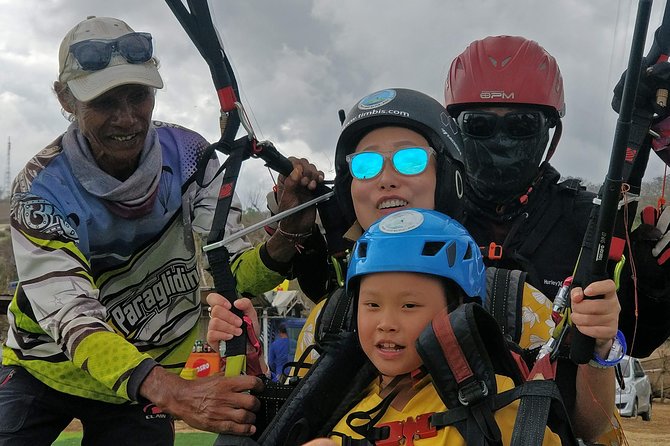 Paragliding Bali at Uluwatu Cliff with Photos/Videos - The coastline route: Pantai Melasti, Uluwatu Temple, and Nyang-nyang from above