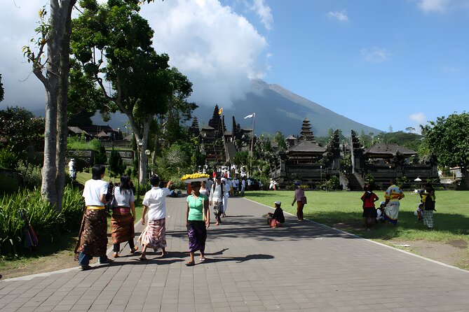 Private Full-Day Temple Tour: Bali Archaeology Tours - Tirta Empul: the holy spring and how to act respectfully