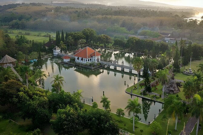 Private Full-Day Tour: Amazing The Gate of Heaven Bali Tour - Lempuyang Temple’s Gate of Heaven: iconic framing, real queues
