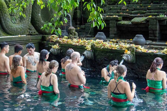 Private Full Day Tour In Ubud Bali - Ubud Art Market for Practical Souvenirs and Real Local Goods