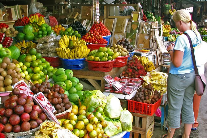 Private Full-Day Tour: Ulun Danu Beratan Temple, Jatiluwih and Tanah Lot Temple - Coffee farming, beekeeping, and local lunch: the food stop that feels like culture