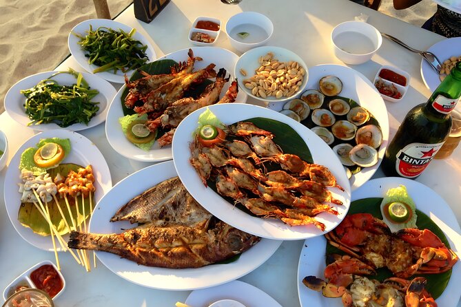 Private Half-Day Tour: Uluwatu Sunset Trip and Dinner Packages - Entering Pura Luhur Uluwatu with a guide who explains what you’re seeing