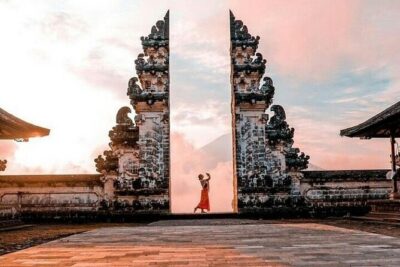 Private Tour Bali: Lempuyang Temple / Gate of Heaven, tirtagangga, waterfall. - Morning scenery at the rice terrace: farming views first