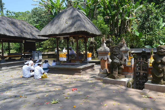 Private Tour: Bali Temple and Countryside Tour - Ulun Danu Bratan Temple: the lakeside water temple look