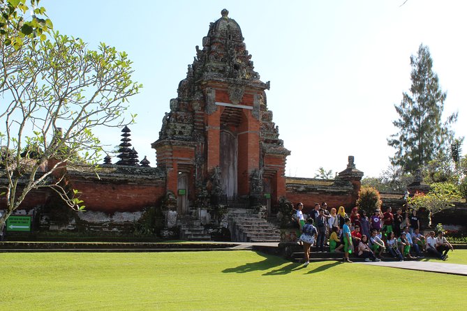 Private Tour: Bali Temples, Hidden Waterfall and Handara Gate - Bedugul break: where you can control lunch and energy