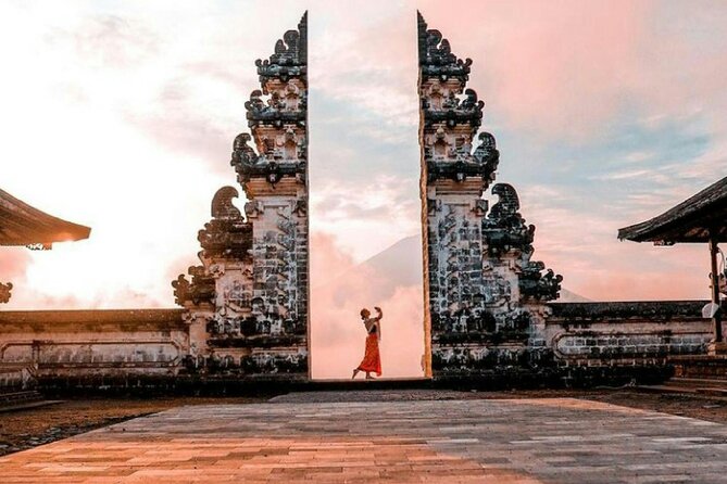 Private Tour Lempuyang, Tirta gangga, tukad Cepung Waterfall - Stop 1: Lempuyang Temple and the Gates of Heaven photo window