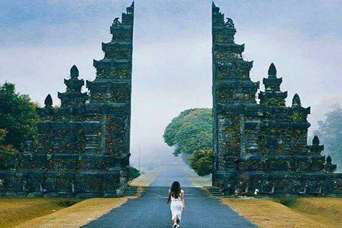 Private Tour: Ulun Danu Temple-Handara Gate-Wana Giri Hill&Tanah Lot Sunset - Why this Bali day trip works: Handara Gate, Bedugul temples, Tanah Lot