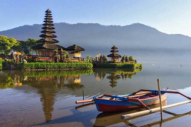 Private Tour: Ulun Danu Temple-Handara Gate-Wana Giri Hill&Tanah Lot Sunset - Stop 4: Taman Ayun Temple for traditional architecture and calmer pace
