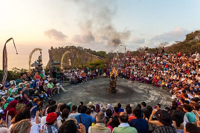 Private Tour Uluwatu Temple and Kecak Sunset Dance - Comfort and timing: air-conditioned pickup to sunset show