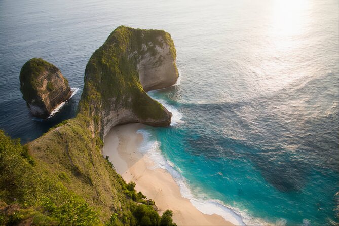 Private Tour West Nusa Penida with T-Rex Beach - Atuh Beach and the Molateng Treehouse Finale