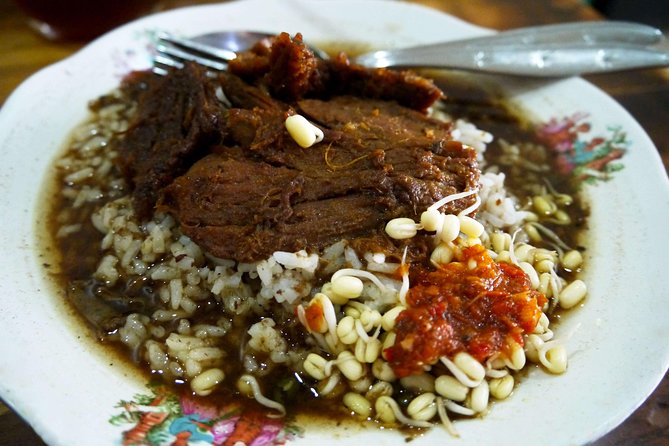 Seminyak Indonesian Food Tour - Small group of eight: why it’s a better way to eat local