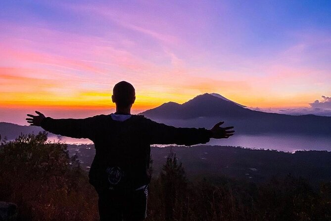 Sharing Mount Batur Sunrise Trekking And Natural Hot Spring - Batur Natural Hot Spring: warm legs, lockers, and fried bananas