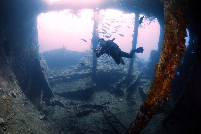 Shipwreck Diving in Tulamben - The briefing and underwater support: where wreck days get easier