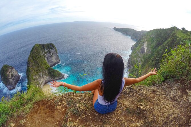 Solo Traveler in Nusa Penida - Stop 3: Angel’s Billabong for emerald water by cliff edges