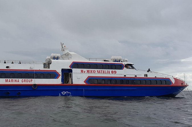 Speedboat Transfer to Gili Trawangan and Lombok from Bali - The Fast Boat Ride: air-conditioning, toilet access, and luggage reality