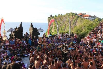 Tanah Lot and Uluwatu Temple Tour Including Seafood Dinner at Jimbaran Beach - The 12:00 start: timing that shapes your whole experience