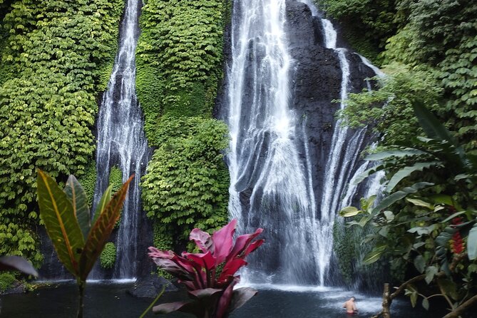 Tanah Lot Tour: Discover Bali’s Iconic Temple and Stunning Views - Lake Beratan and Ulun Danu Temple: Misty Mountain Calm