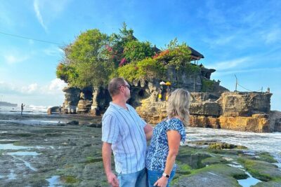 Tanah Lot Tour & North Bali Tour : All-Inclusive Best Experience - Tanah Lot Temple and Pura Batu Bolong: Bali on a rock, by the sea