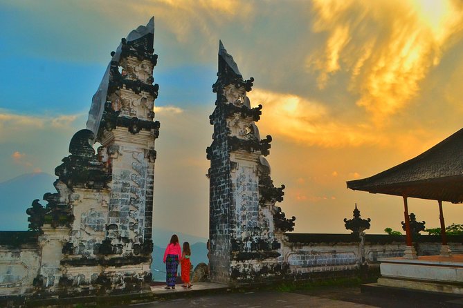 The Gates of Heaven Lempuyang Tours All Inclusive - Gate of Heaven at Lempuyang: sunrise photos without the scramble