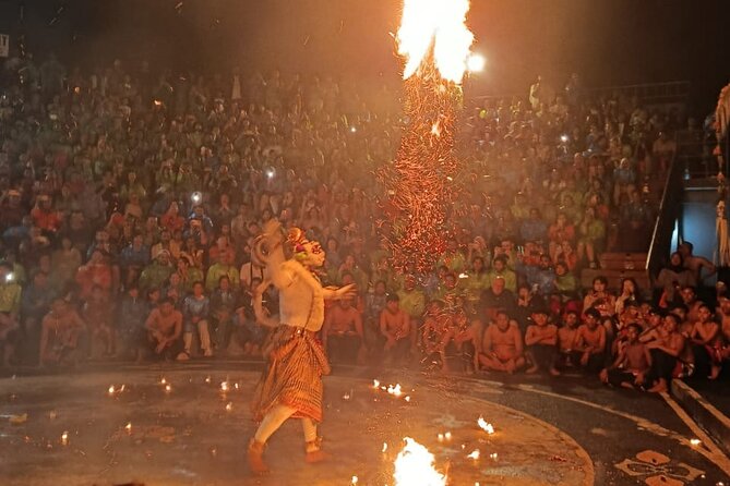 The Uluwatu Tour - Kecak and Fire Dance: the beatboxing choir, then flames