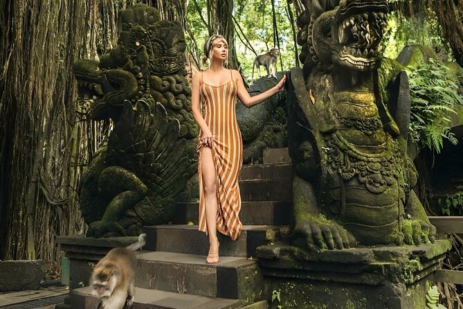 Ubud Day Tour: Sacred Monkey Forest, Tegenungan Waterfall, Rice Terrace - Tegenungan Waterfall: The “20 Meters” Moment and the Stair Workout