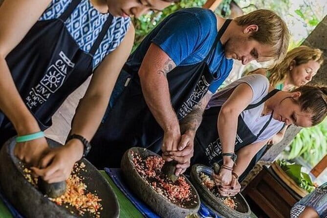 Ubud Highlights -Private Tour,Temples, Waterfalls & Rice terraces - How the Private Guide Shapes the Day