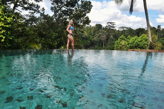 Ubud Monkey Forest Sanctuary Tours and Cretya - Sacred Monkey Forest Sanctuary: small forest, lots of surprises