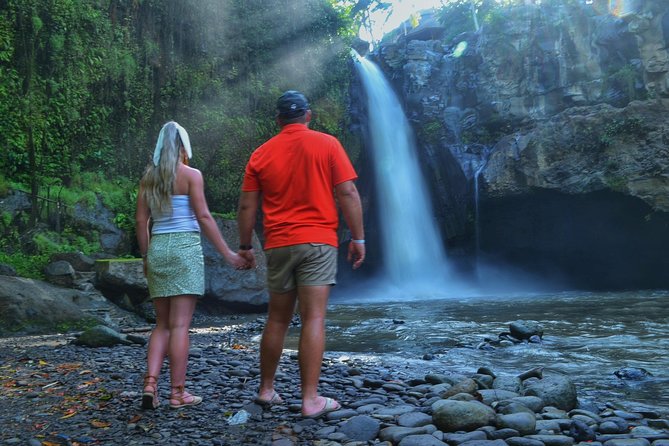 Ubud Monkey Forest Sanctuary Tours and Cretya - Craft, fabric, and photo swings: the day’s in-between moments