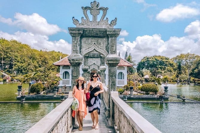 Ubud Private Tour From Cruise Port Benoa Bali All Inclusive - Tegenungan Waterfall: Green Scenery and Photo Time