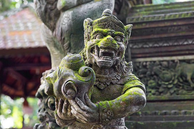 Ubud Sacred Monkey Forest & Art Village Tour - Mas Carving Center: wood carving shopping in a real craft village
