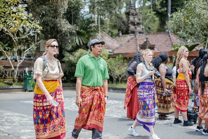 Ubud Small Group Tour: Monkey Forest, Tegalalang Rice Terraces and more - Stop 2: Sacred Monkey Forest Sanctuary—fun, fast, and monkey-smart