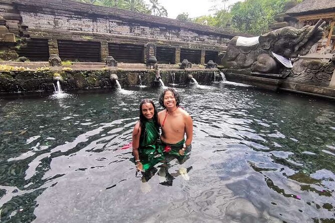 Ubud Village, Tegalalang Rice Terrace Swing, Tirta Empul Temple and Waterfafall - Price and logistics: what $32.24 buys you in real terms