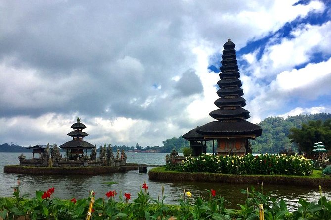 Ulun Danu Temple, Handara Gate, Wanagiri And Banyu Mala Waterfall - Ulun Danu Bratan Temple: lake vibes and the why behind the prayers