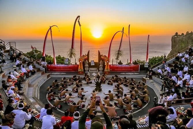 Uluwatu Kecak Tickets A Spectacular Show - Uluwatu Kecak on the Clifftop: What Makes This Night Work