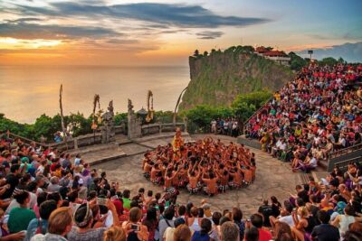 Uluwatu Surrounding: GWK- Padang Beach- Uluwatu Temple - GWK Cultural Park (Garuda Wisnu Kencana): the Bali icon stop