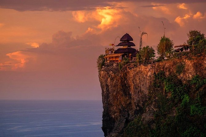 Uluwatu Temple & Kecak Fire Dance Show (Include All Tickets) - Temple entry basics: sarong, steps, and getting your footing