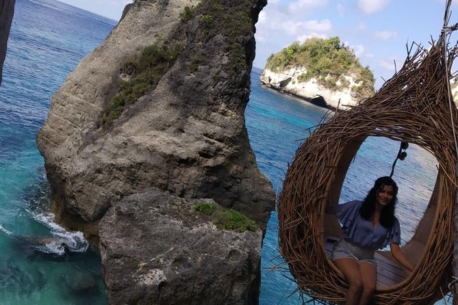 West And East Nusa Penida Tour,Depart From The Island of Bali - Crystal Bay: downtime with sun and a local lunch break